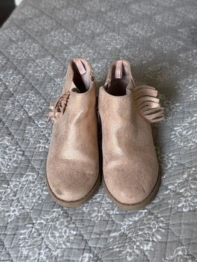 Old Navy Pale Pink Metallic Fringe Ankle Booties